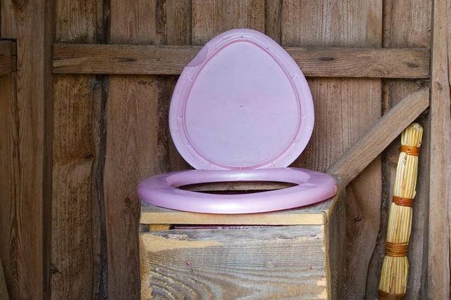 Gids voor campingtoiletten: Droogtoilet - definitie, prijs, varianten