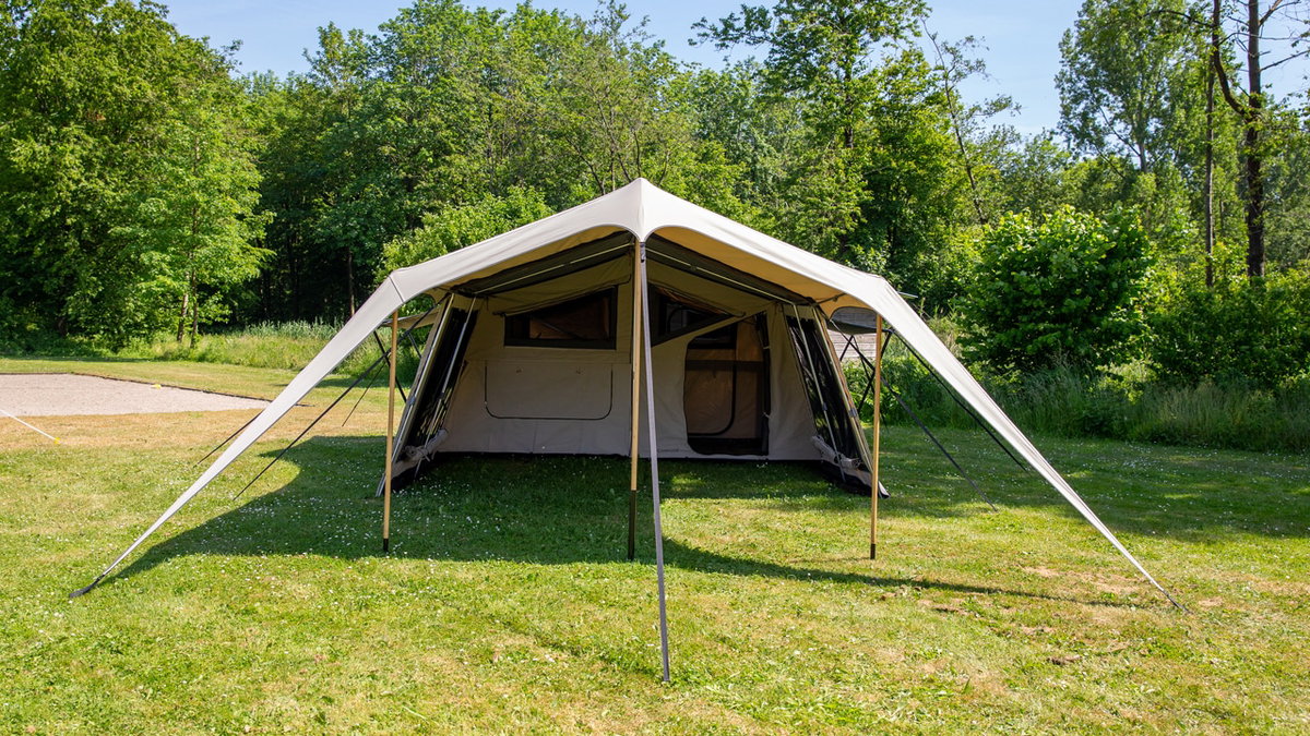 Aufgestellter Faltcaravan Campooz