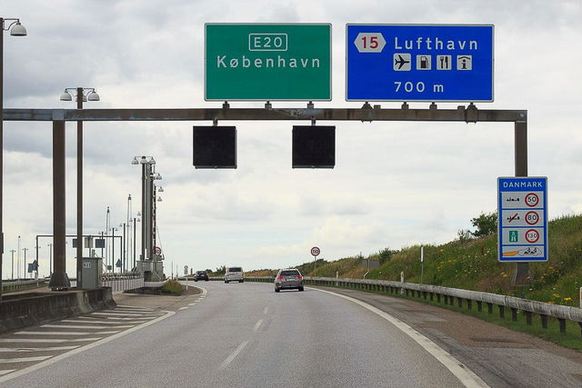 Verkeersregels in Denemarken: snelheid, veiligheidsvesten en speciale voorzieningen voor kampeerders
