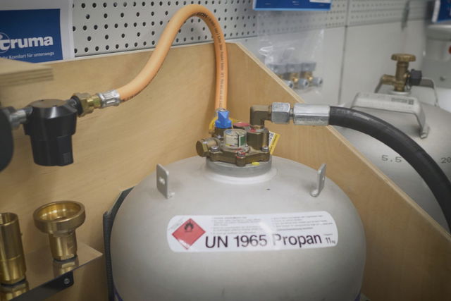 Gasfles tijdens het kamperen: eenvoudig bijvullen in plaats van sjouwen met zware dingen!