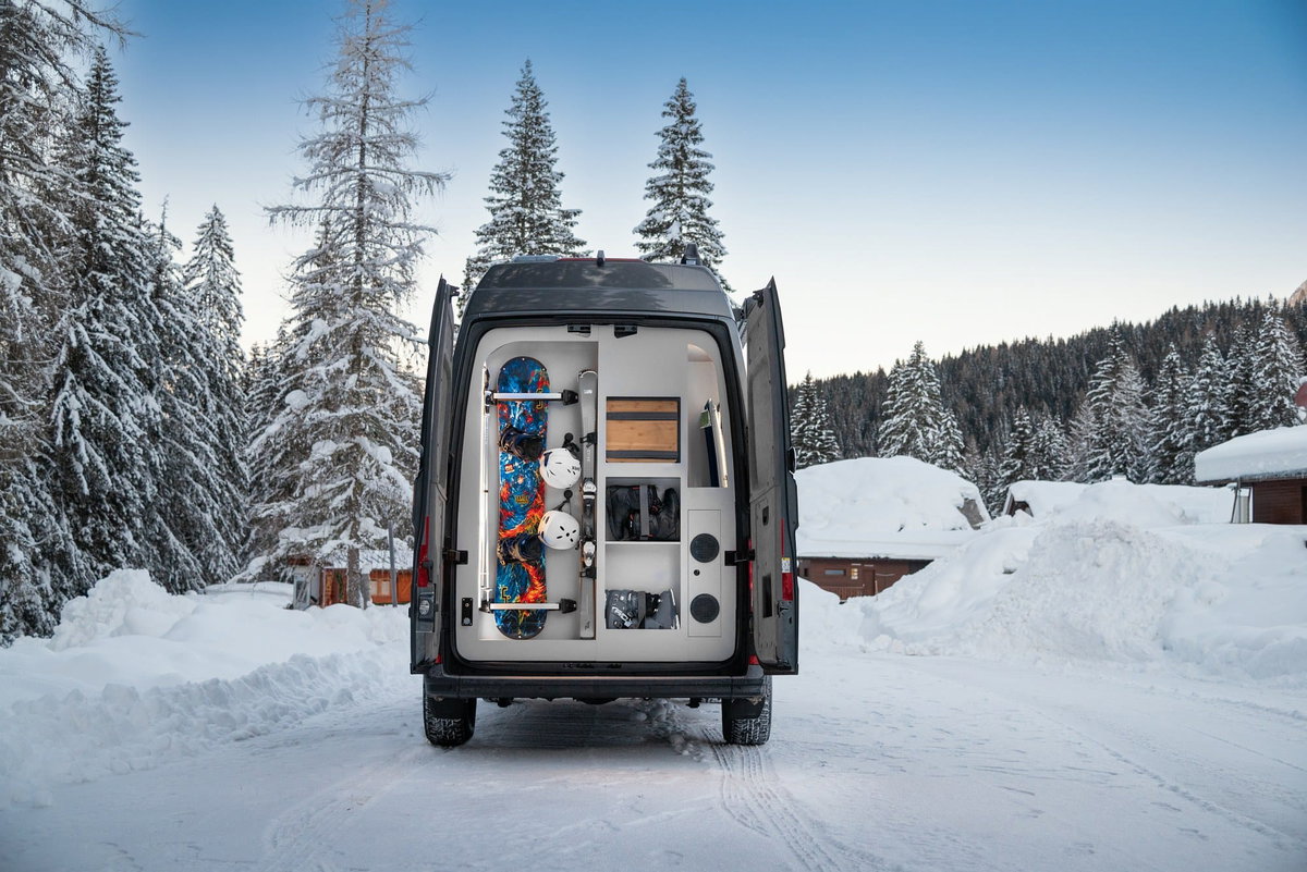 Globe-Traveller Falcon Wintersport