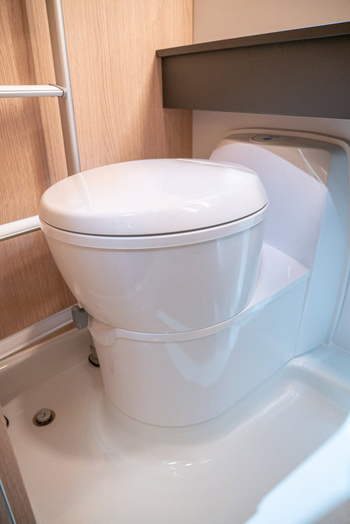 Adria Aviva Lite 360 DK 2024 Toilette Caravan Salon 2023
