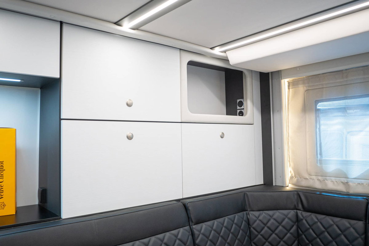 Atlantis Compact 595 Caravan Salon 2023 Wandschränke
