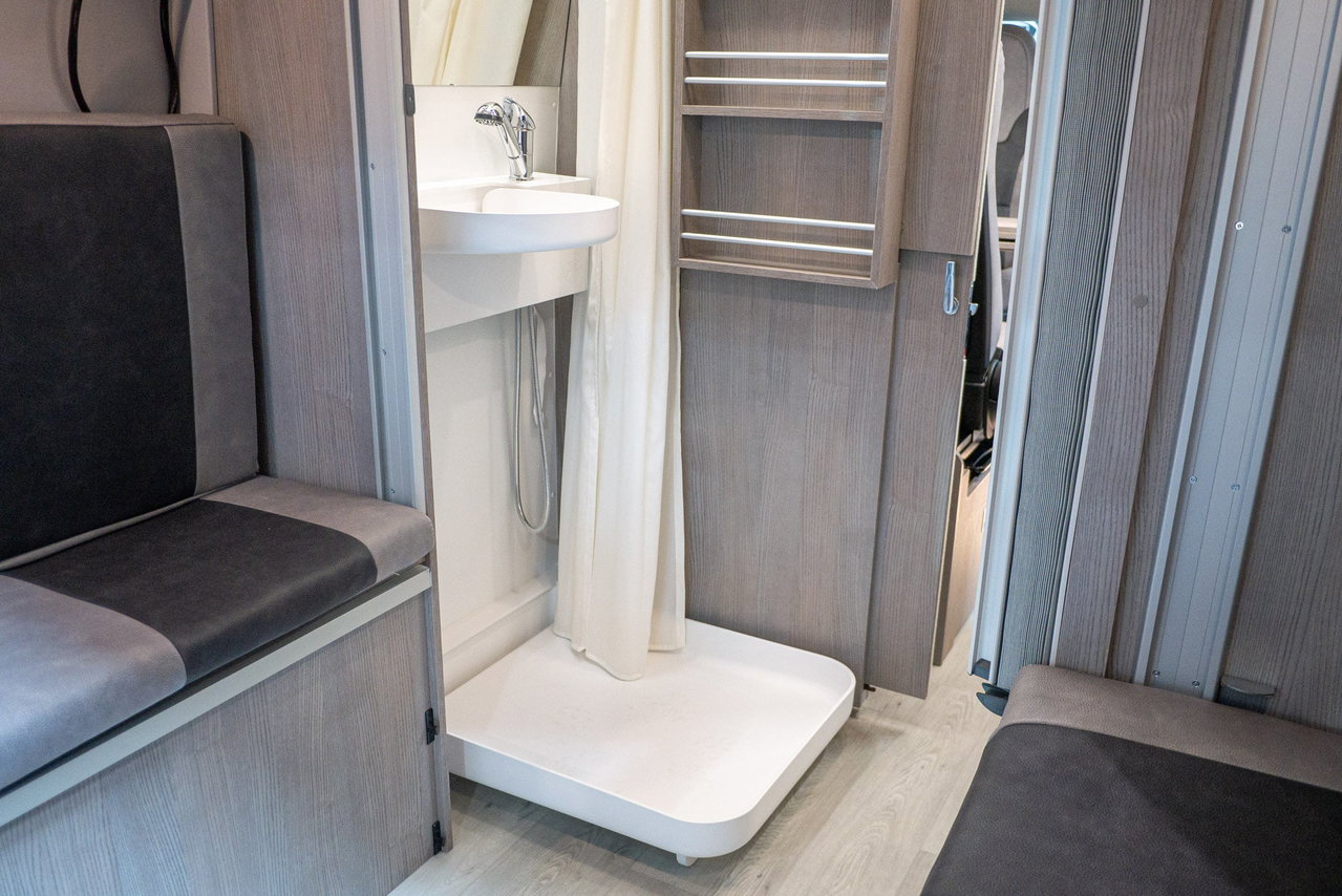 FurgoK Xpace 600+ 2024 Raumbad Caravan Salon 2023