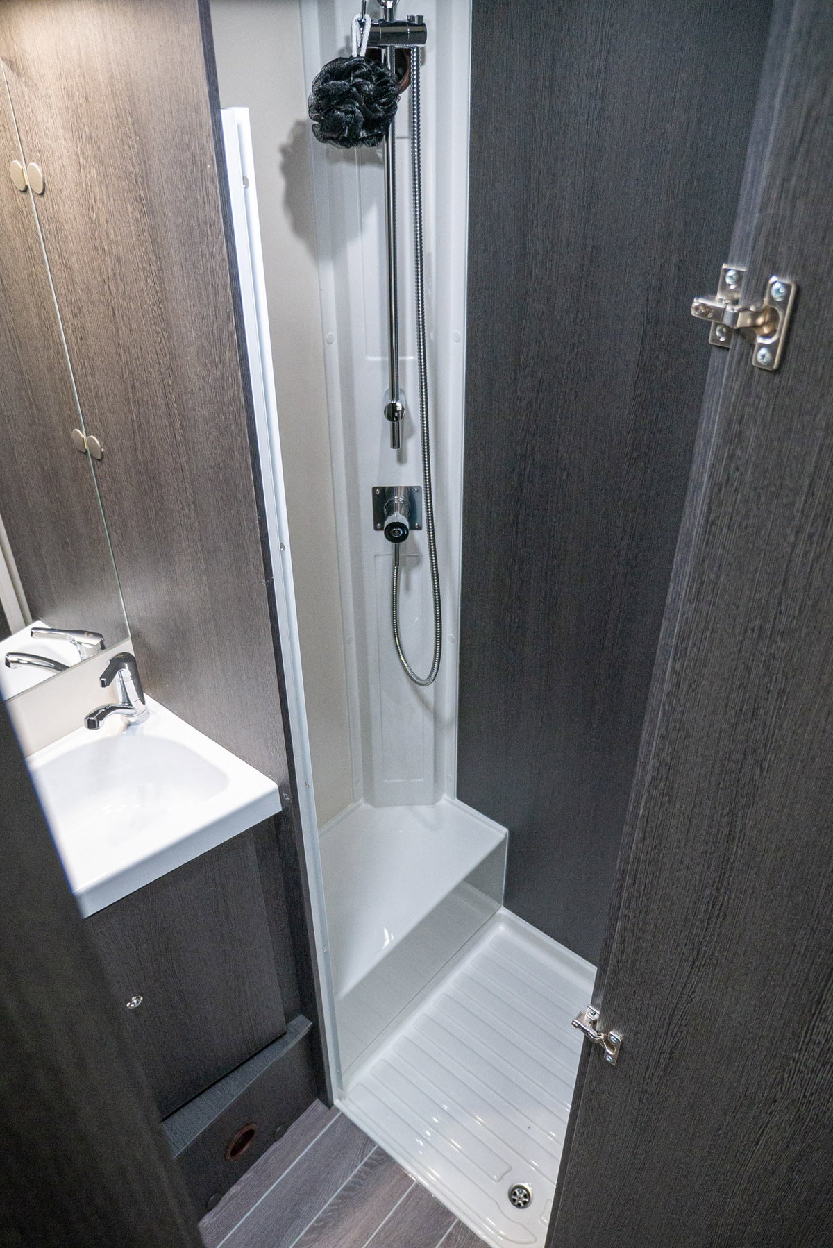 Roller Team Kronos Advance 290 M Caravan Salon Dusche