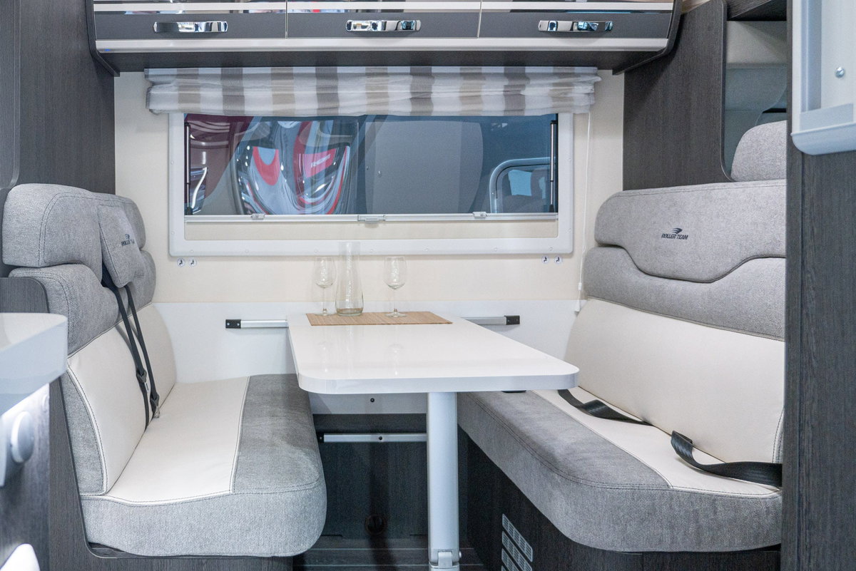Roller Team Kronos 279 M Caravan Salon 2023 Sitzgruppe