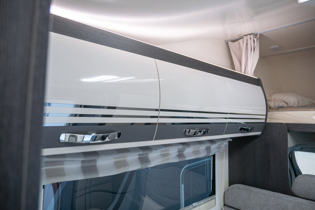 Roller Team Kronos 279 M Caravan Salon 2023 Wandschrank