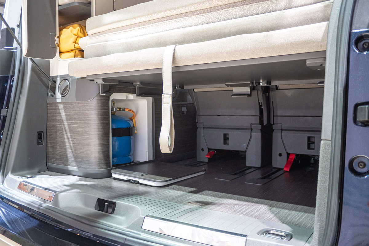 VW Multivan California Concept Caravan Salon 2023 Stauraum