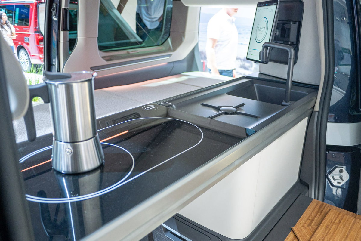 VW Multivan California Concept Caravan Salon 2023 Küchenmodul