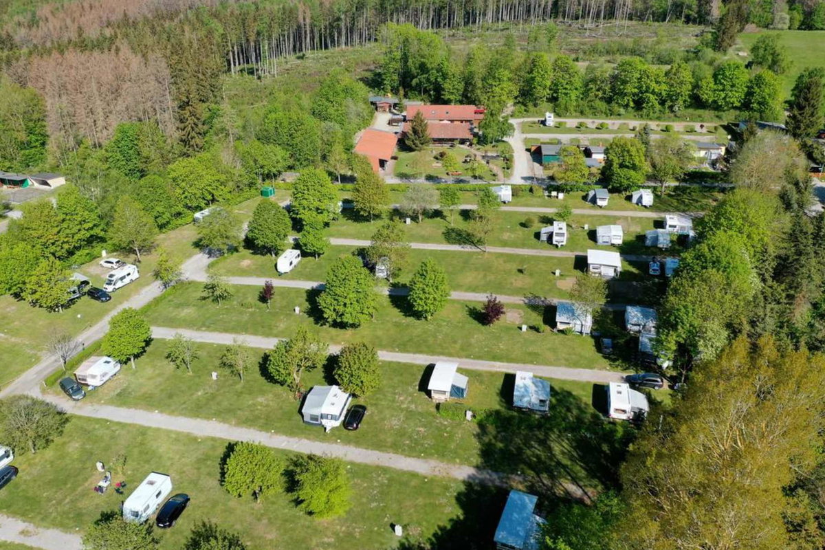 Camping am Brockem - Kamperen bij spectaculaire grotten in Duitsland - Kalkberghöhle