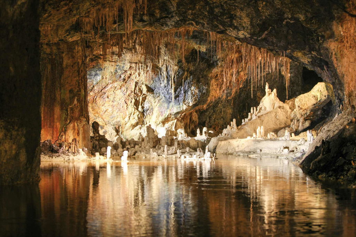 Kamperen bij spectaculaire grotten in Duitsland - Feengrotte