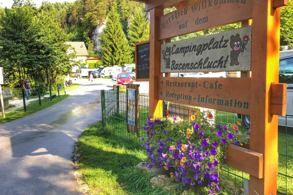 Kamperen bij spectaculaire grotten in Duitsland - Teufelshöle