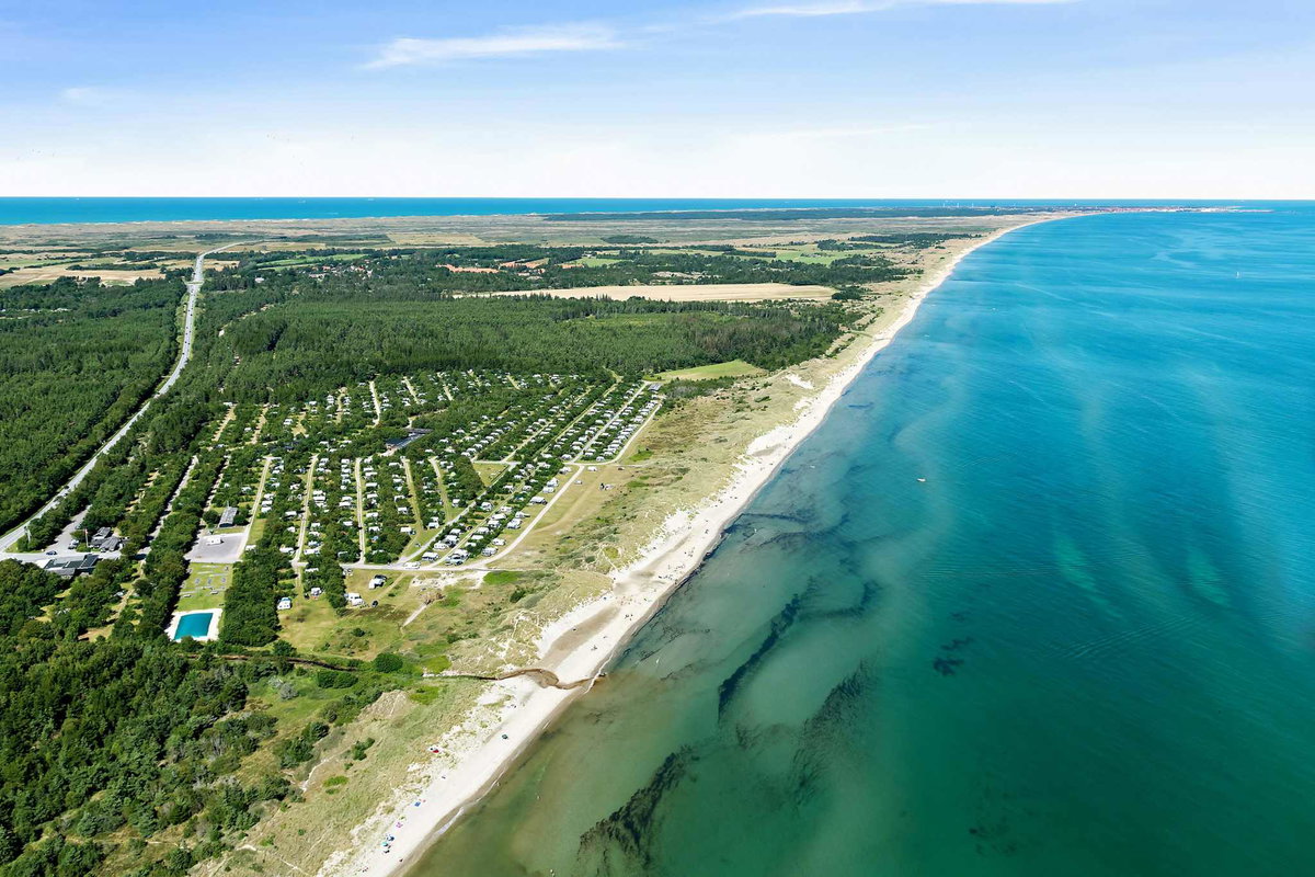 Denemarken Huuraccommodatie SkagenSydstrandCamping_bird's-eye_view_(c)PiNCAMP