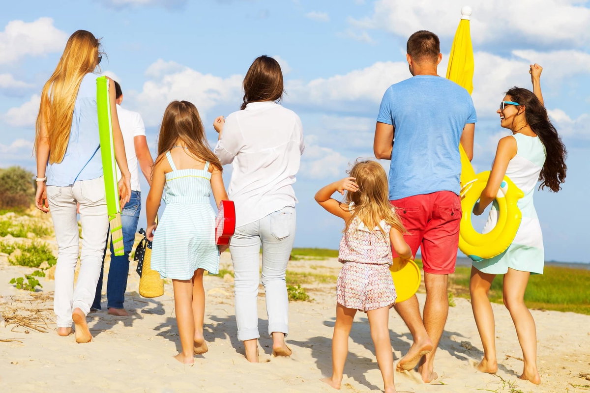 Strandspullen op de paklijst als je gaat kamperen met een kind