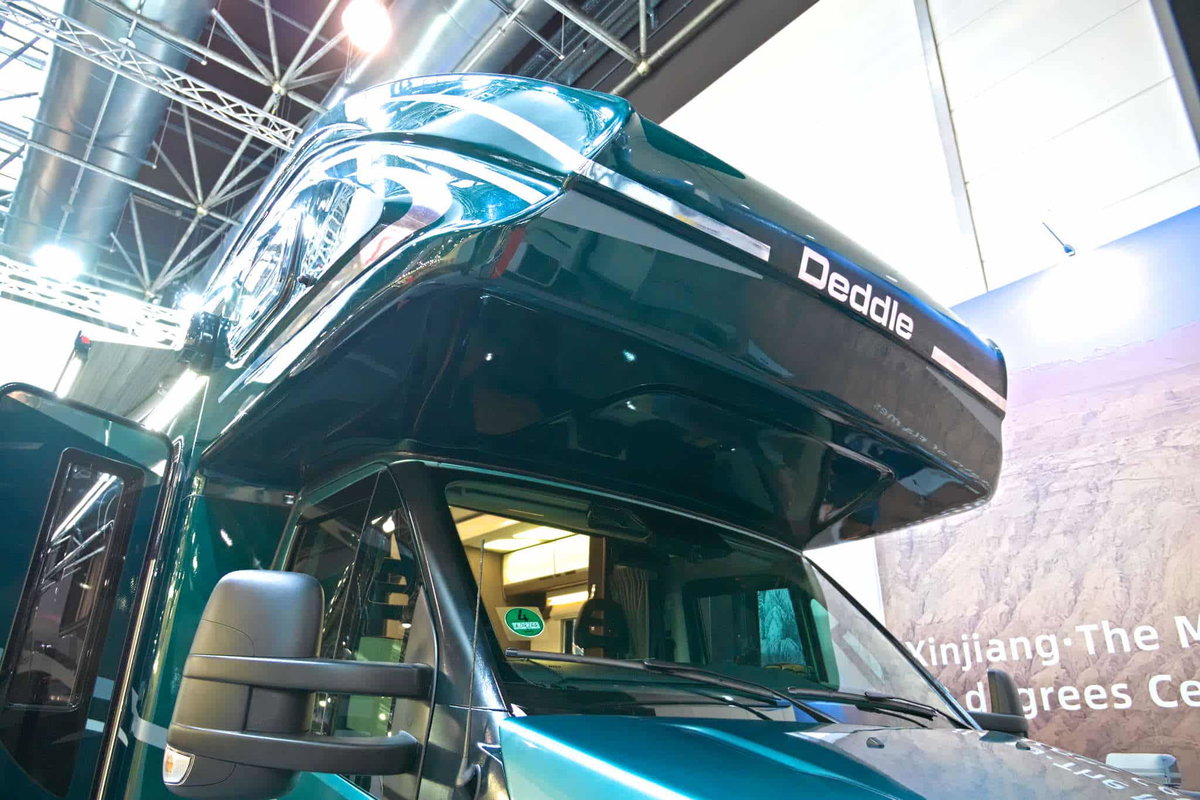 Deddle RV Carbonic Liner 78 - Alkoof exterieur Caravan Salon 2024
