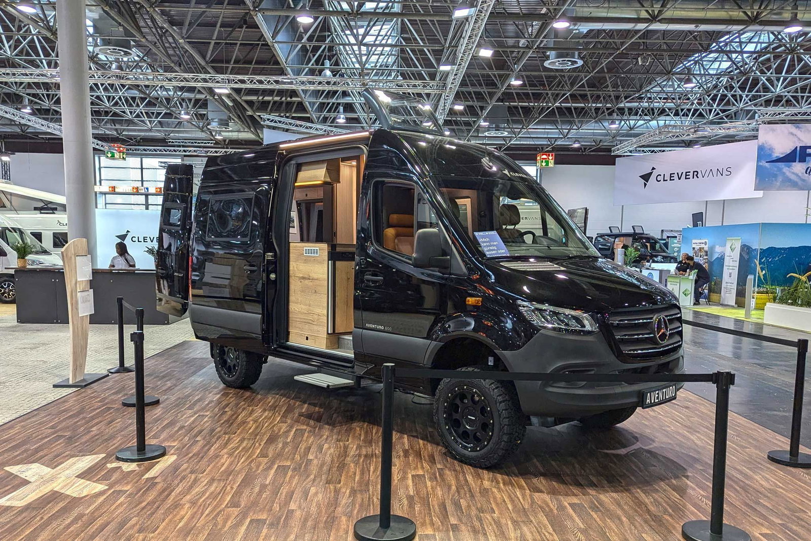 Innovations Caravan Salon 2024: Slimme Aventuro 600 - de slimme sprinter met vierwielaandrijving voor 2 personen
