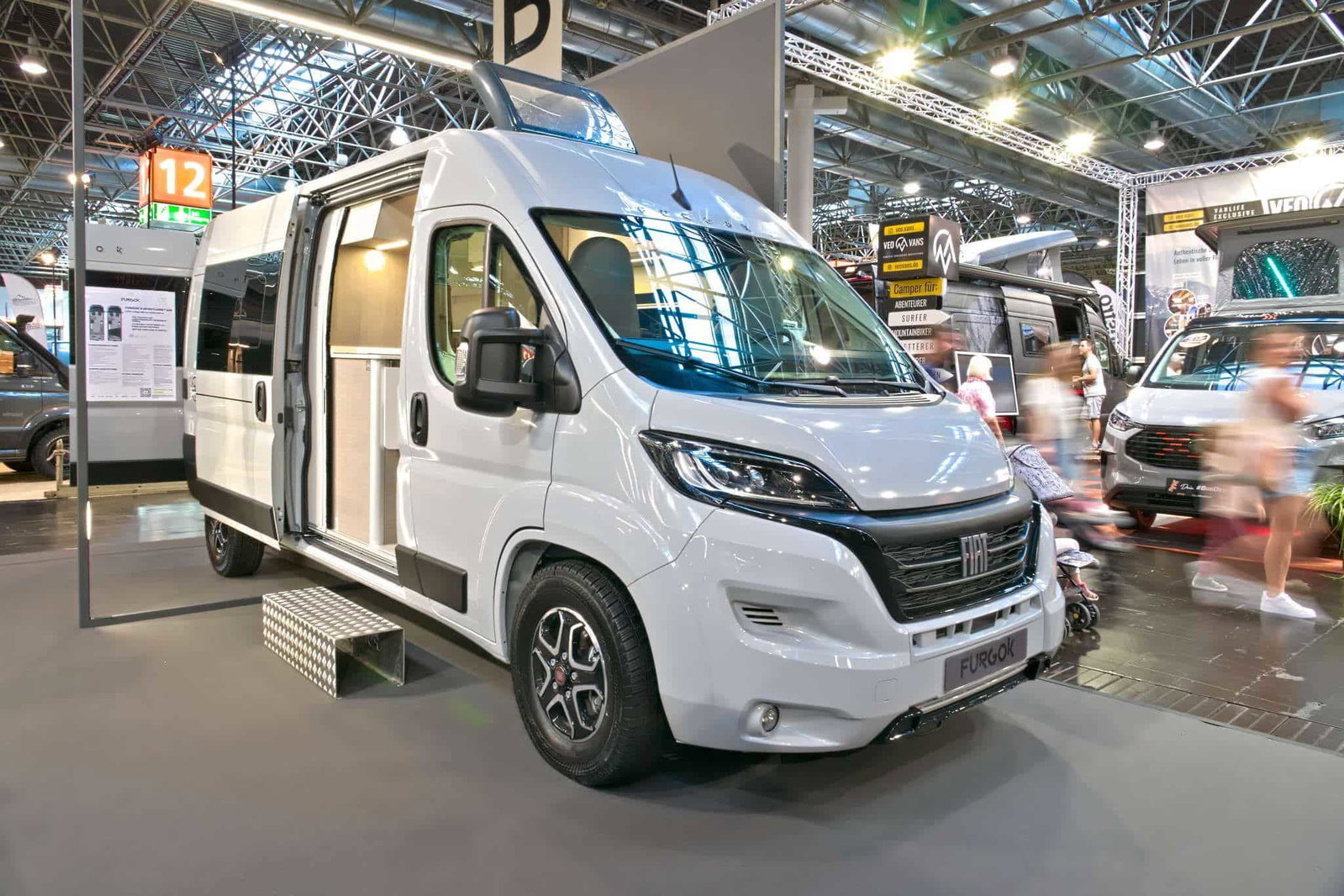 FurgoK X-Sportlong 600 (2025) - Praktische bestelwagen met veel bergruimte en ingenieuze inklapbare douche