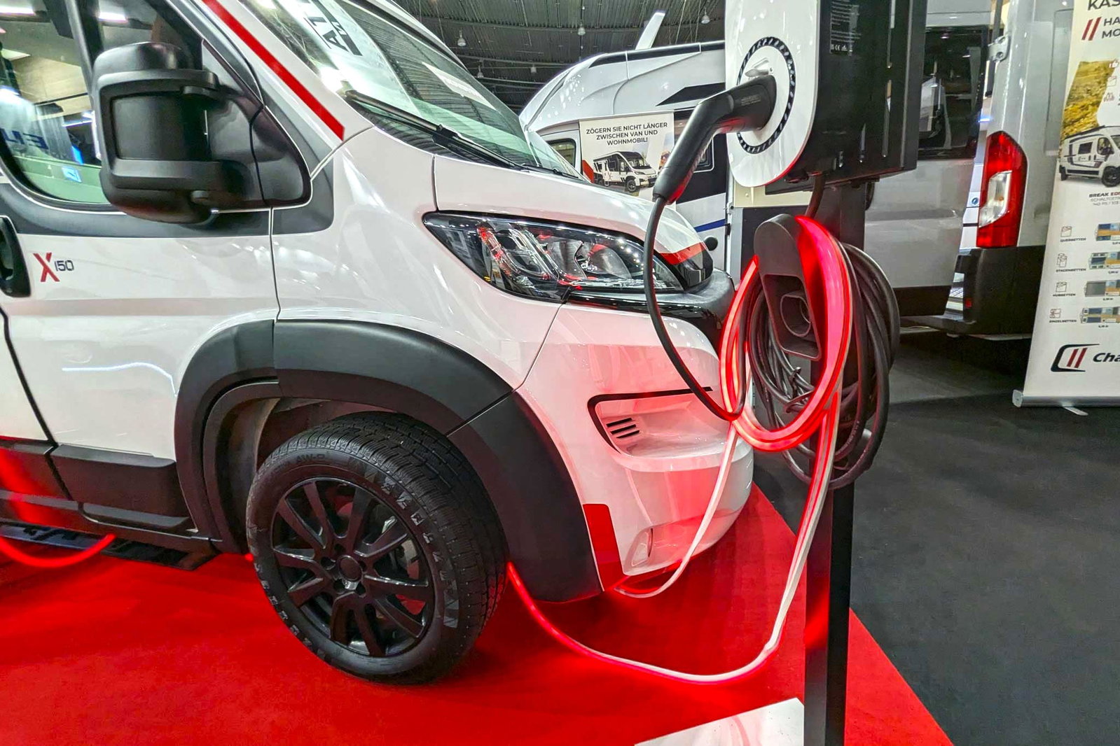 Challenger ElectriX X150 & X250 (2025): revolutionaire bi-modale elektrische camper met een bereik van ongeveer 900 km