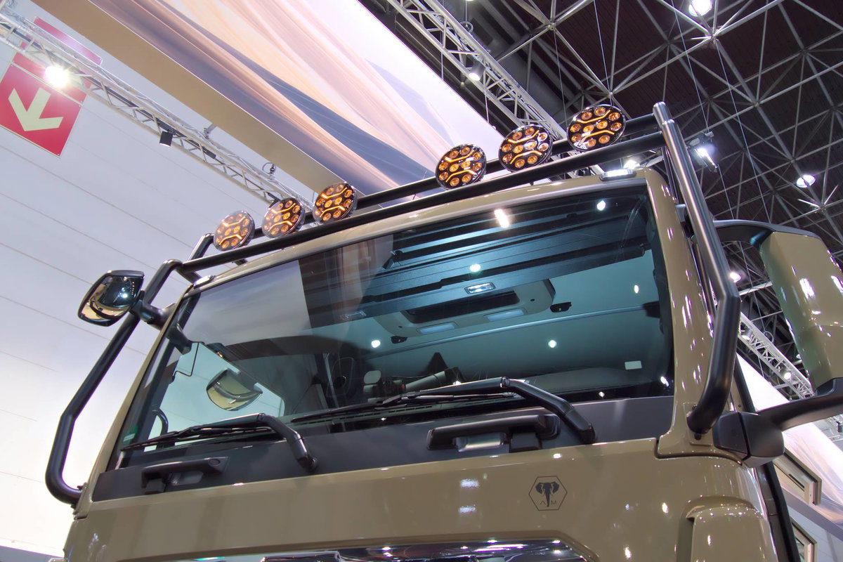 Action Mobil Global XRS 7400 Leopard 2.0 (2027): Frontscheibe
