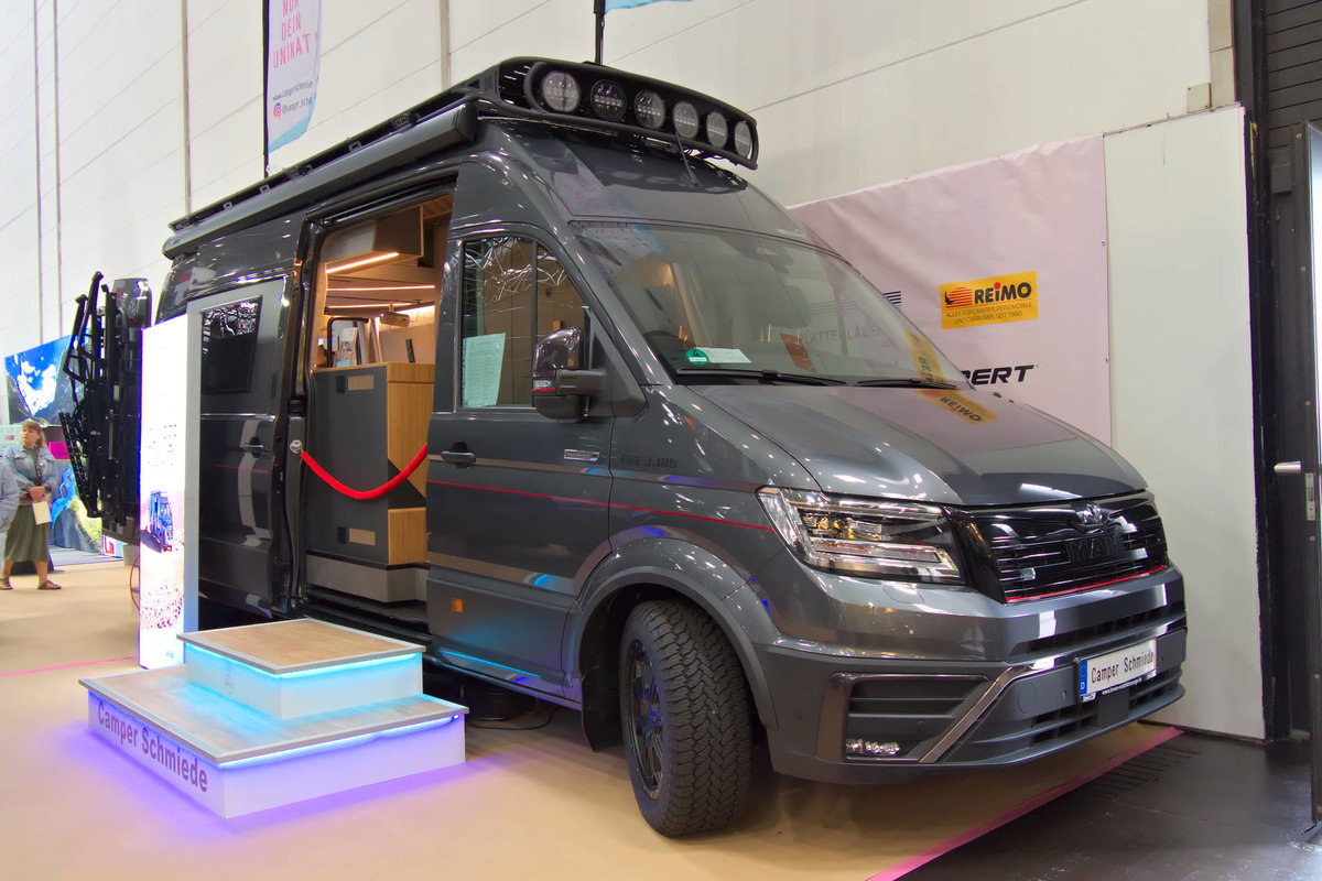Camper Schmiede auf dem Caravan Salon 2026: Ausbau auf MAN-Basis.
