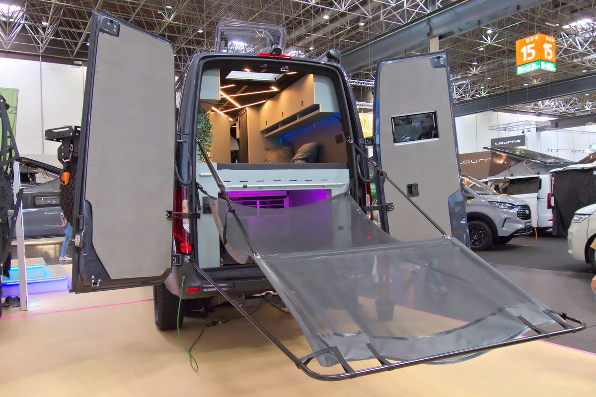 Camper Schmiede auf dem Caravan Salon 2026: Soul Floater im Heck.