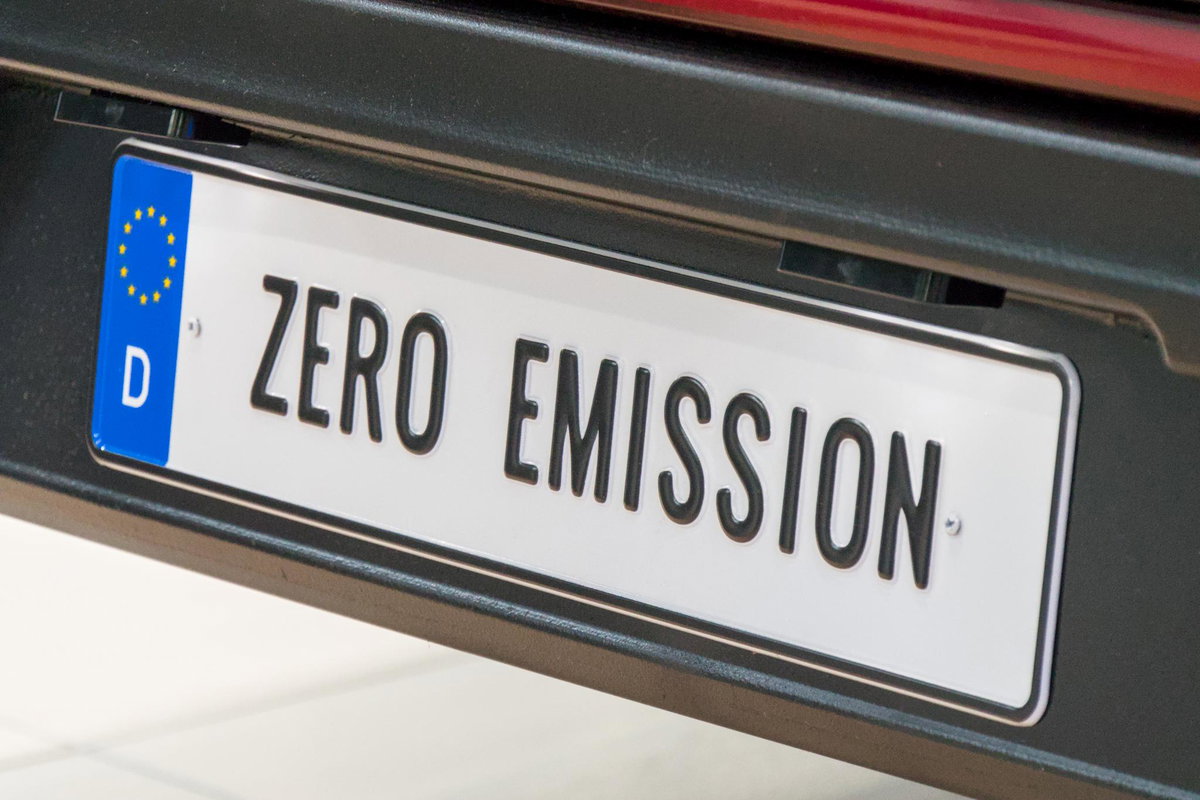 Cityfreighter/Vöhringer op de Caravan Salon 2026: kenteken met de tekst “Zero emission”.