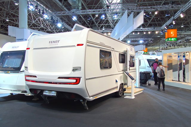 Perfect voor jaarrondkamperen? Caravan uit het topsegment met Frans bed in de lengte en warmwaterverwarming