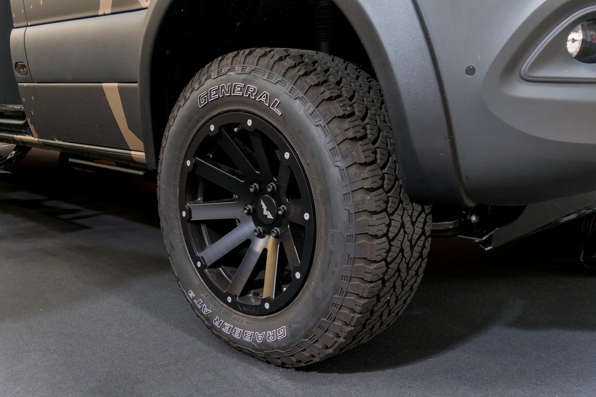 KEC Mountaineer Grand Expedition auf dem Caravan Salon 2026: Bereifung.