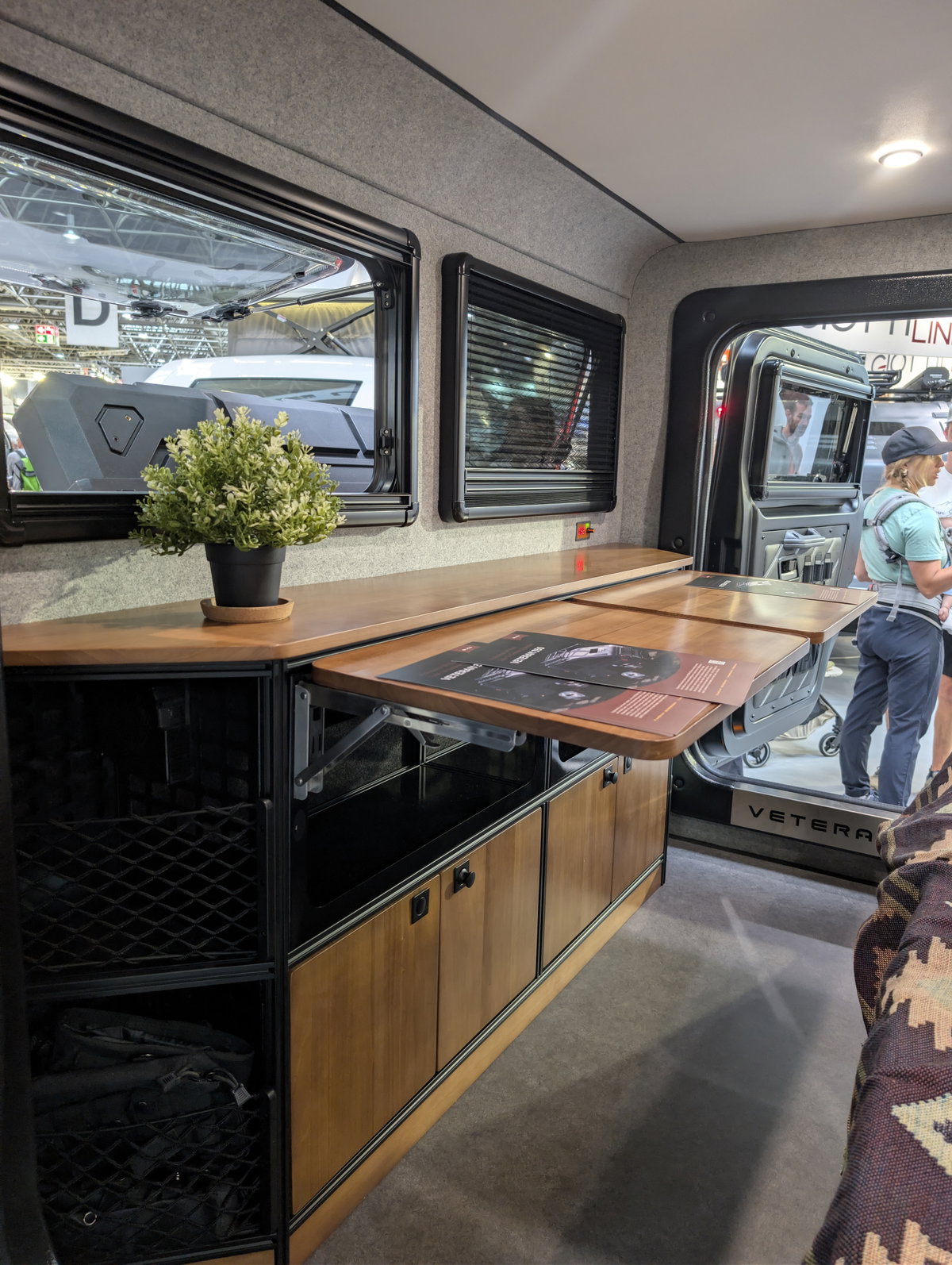 Lidu Veteran 350 klaptafels in het interieur