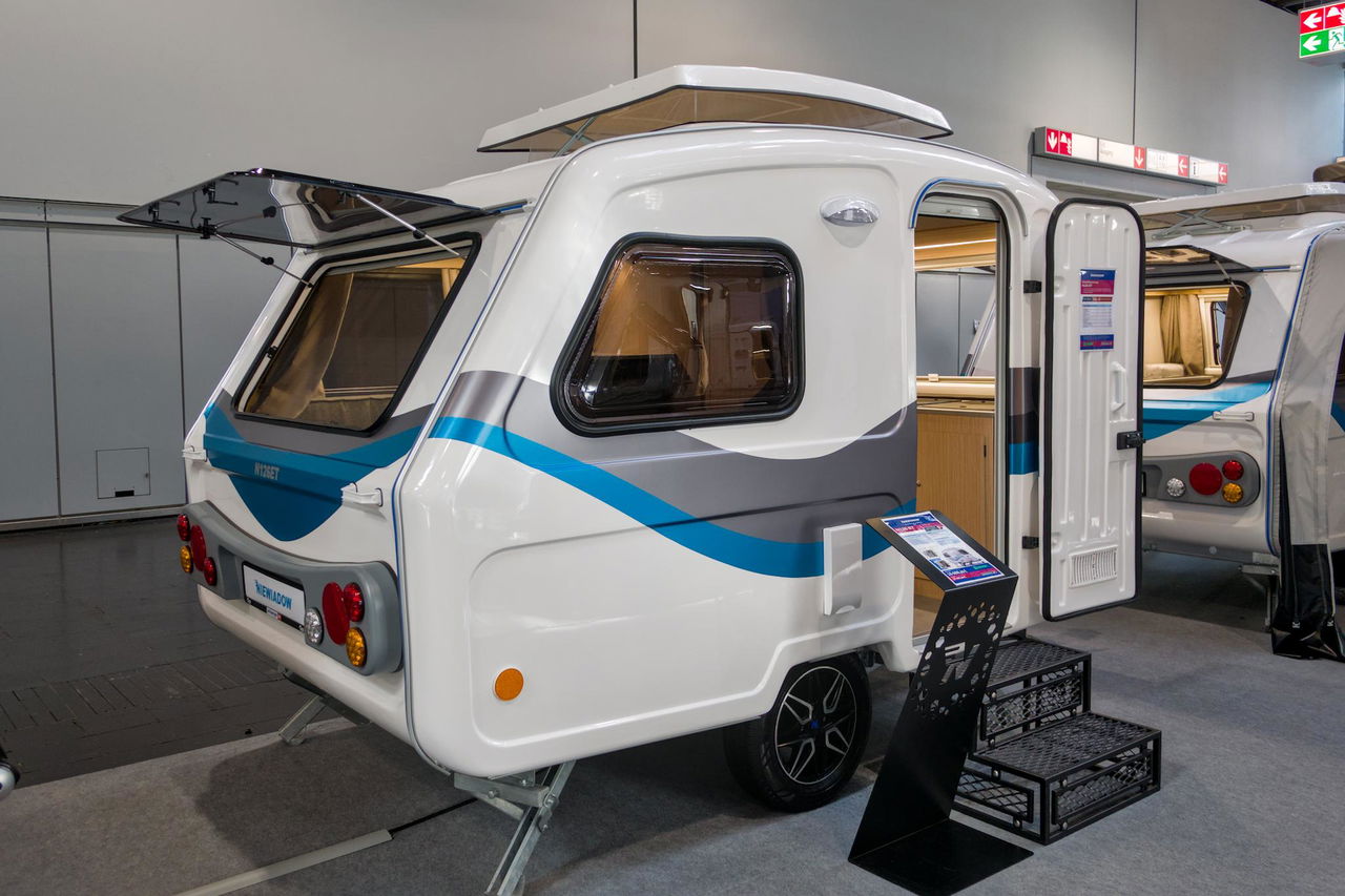 Al meer dan 50 jaar gebouwd, nu met wc: Kan het cult-eitje uit Polen het opnemen tegen de Turkse mini-caravans?